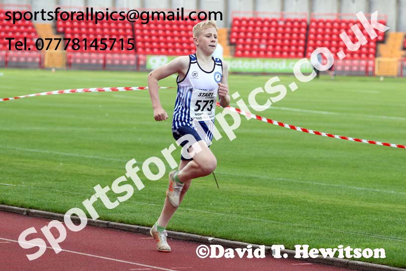 Junior graded 800 metres, 2019 North East Grand Prix, Gateshead Stadium. Photo: David T. Hewitson/Sports for All Pics